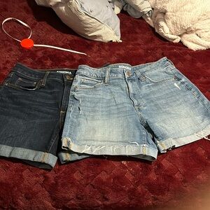 Two pairs for one price Sonoma women’s size 6, 5inch inseam shorts
